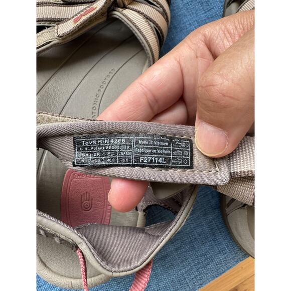 Teva Tirra Taupe Ladies Size 8/39 Taupe Super Comfortable & Supportive Hiking - Picture 2 of 4